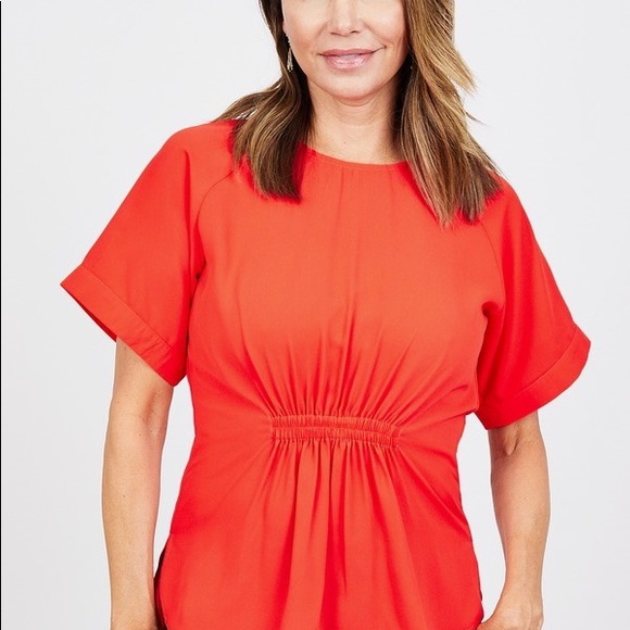 ⭐️bright red blouse, very flattering silhouette!⭐️ - Picture 2 of 5